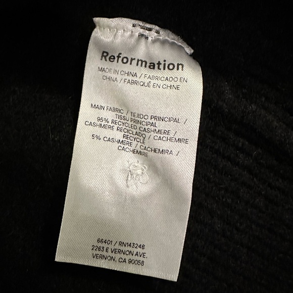 Reformation Clara Black Cashmere Crew Cardigan Sweater size Medium - Picture 12 of 13